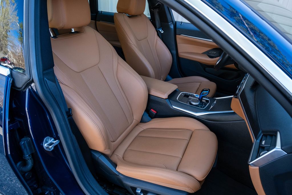 2023 BMW i4 35 - Photo 22