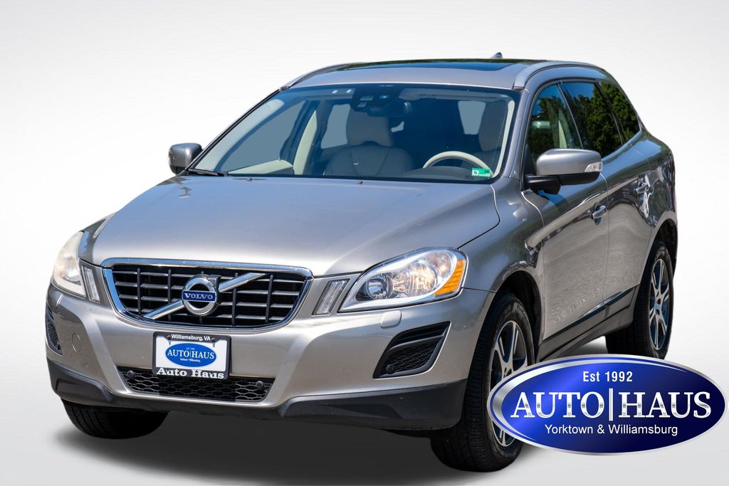2012 Volvo XC60 T6 AWD Auto's photo