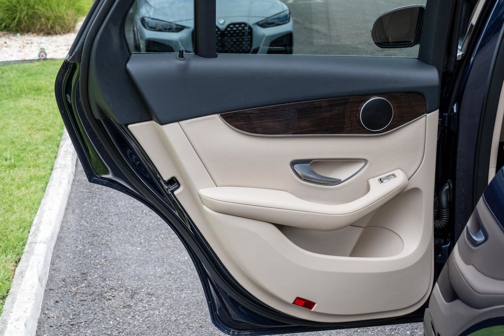 2022 Mercedes-Benz GLC GLC300 - Photo 28