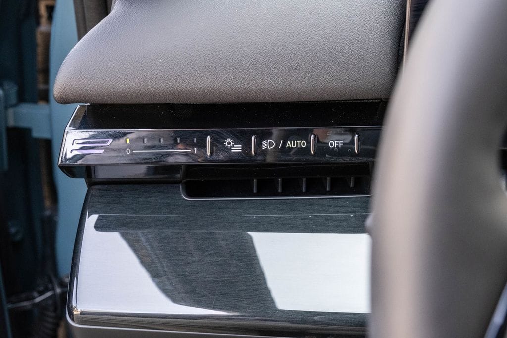 2025 BMW 5 Series 530i - Photo 20