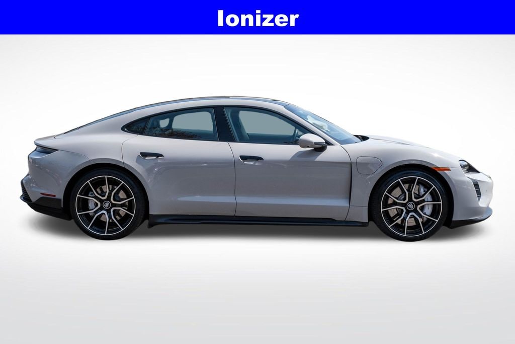 2024 Porsche Taycan Base - Photo 8