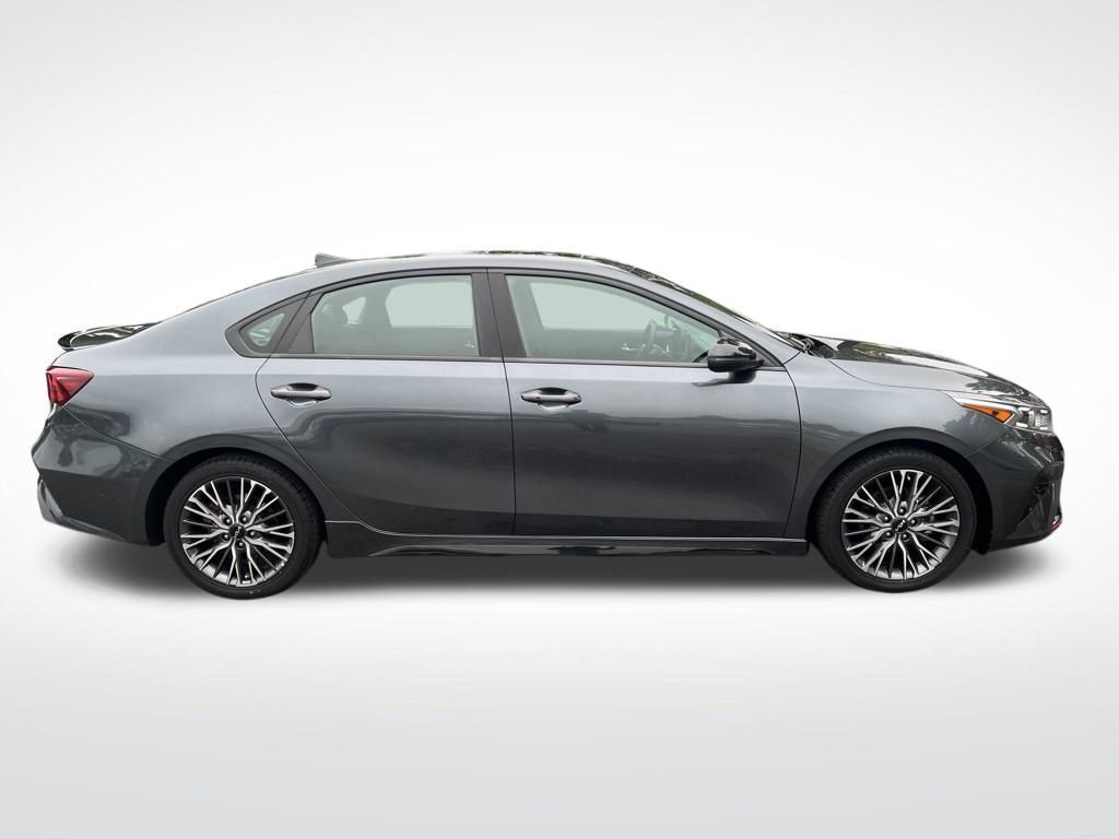 2022 Kia Forte GT-Line photo 4