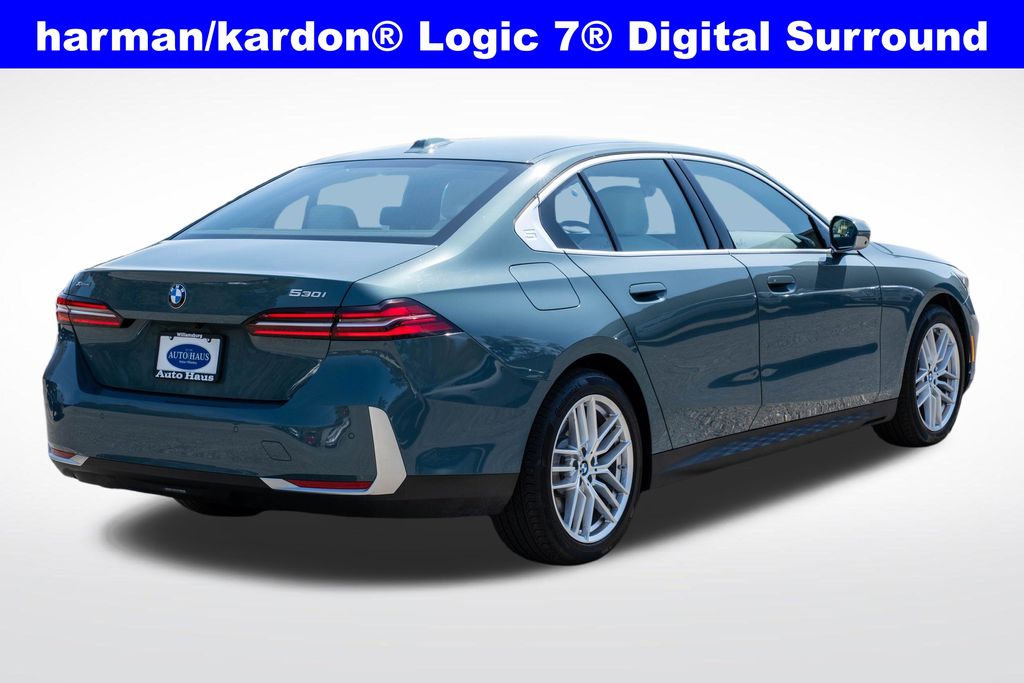 2025 BMW 5 Series 530i - Photo 7