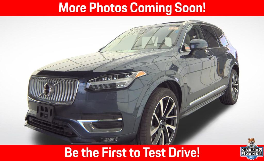 2024 Volvo XC90 B5 Plus Bright theme 4WD's photo