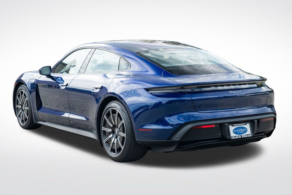 2022 Porsche Taycan photo 4