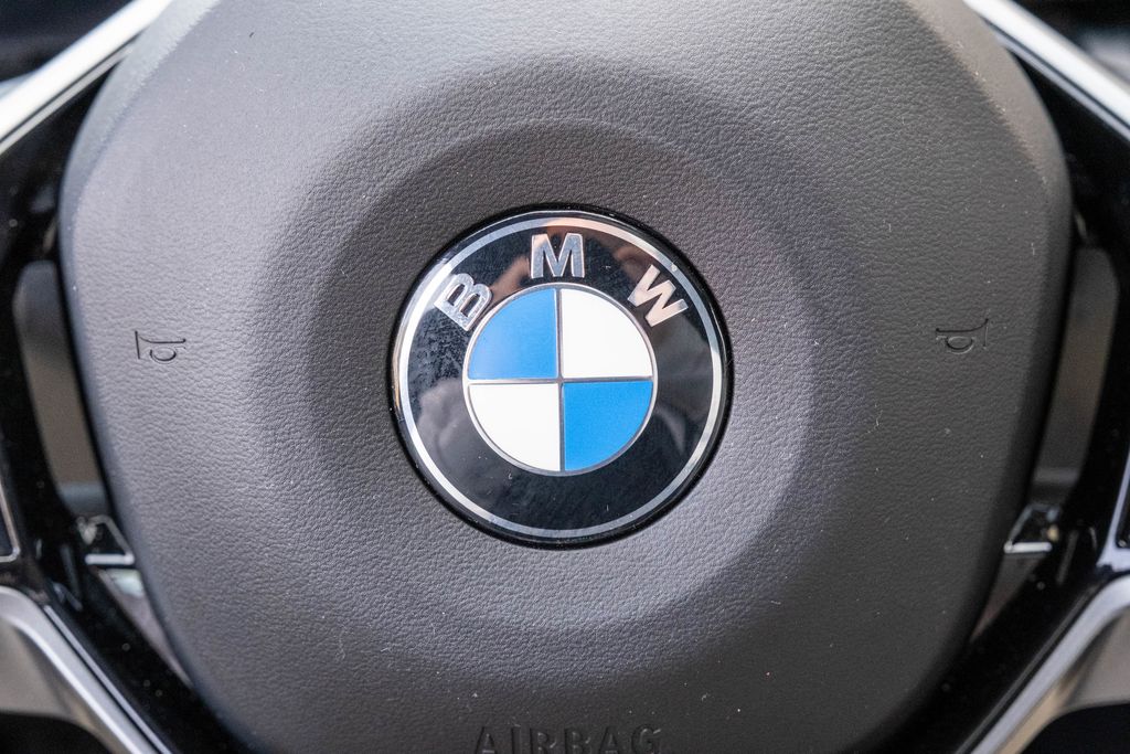 2025 BMW 5 Series 530i - Photo 22