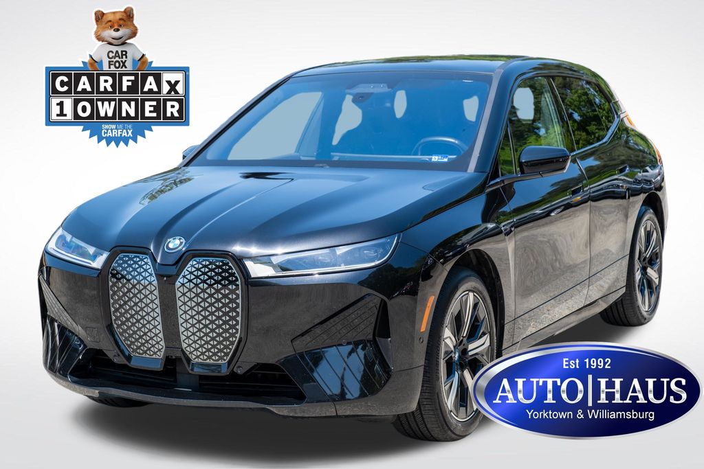 2024 BMW iX xDrive50's photo