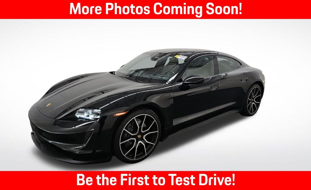 2022 Porsche Taycan Base's photo