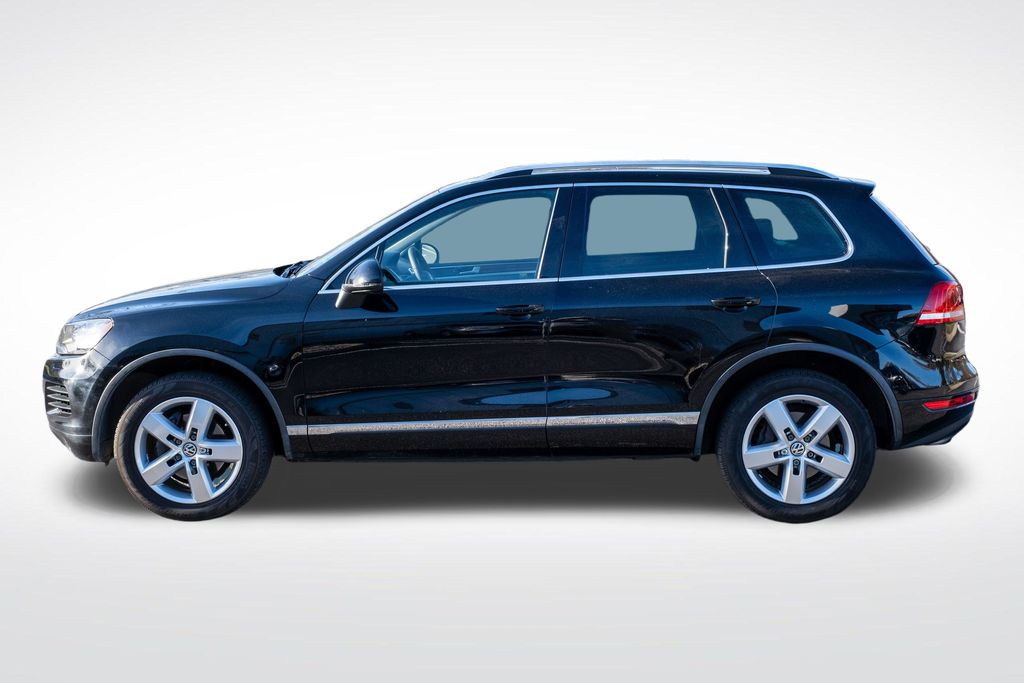 2013 Volkswagen Touareg V6 FSI TDI photo 3