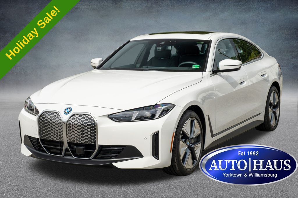 2025 BMW i4 40's photo