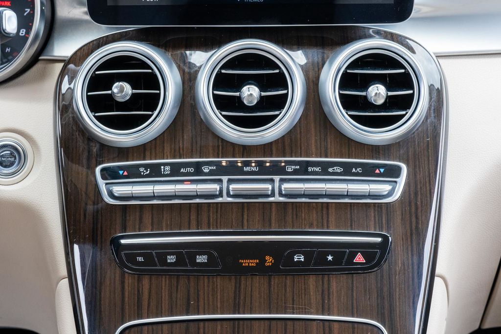 2022 Mercedes-Benz GLC GLC300 - Photo 18