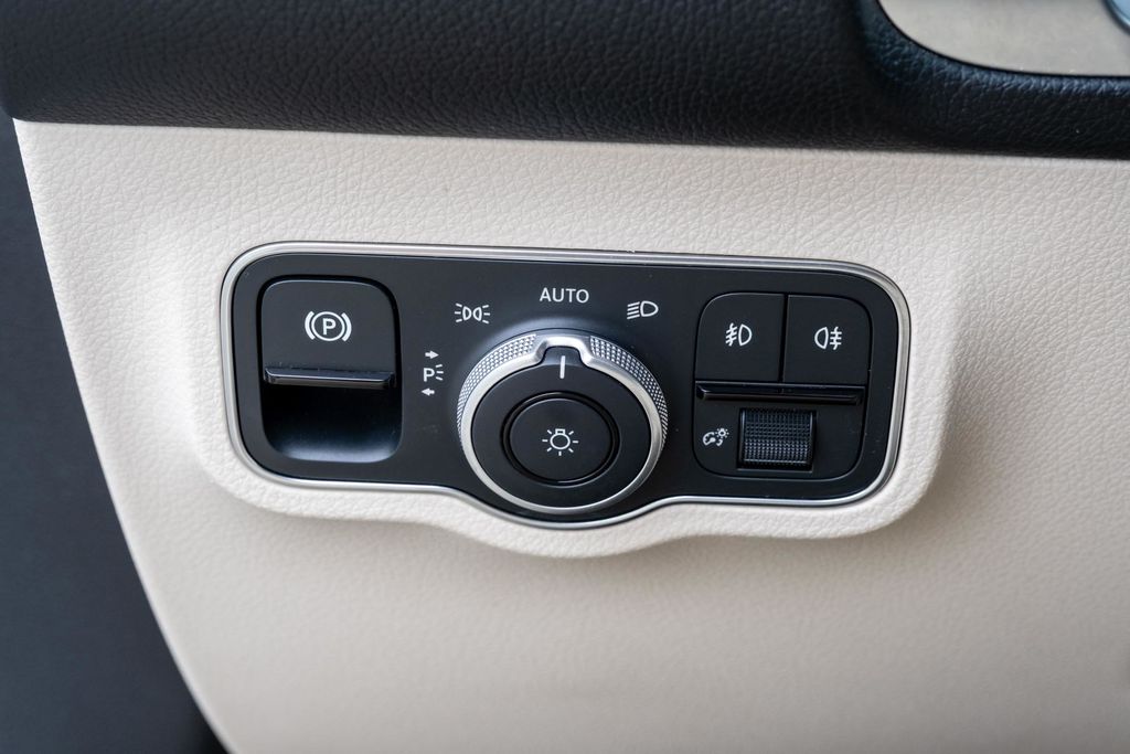 2026 Mercedes-Benz GLB GLB 250 - Photo 23