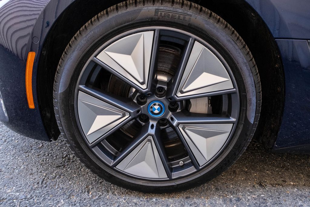2023 BMW i4 35 - Photo 27