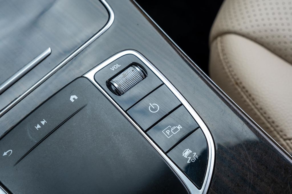 2022 Mercedes-Benz GLC GLC300 - Photo 20