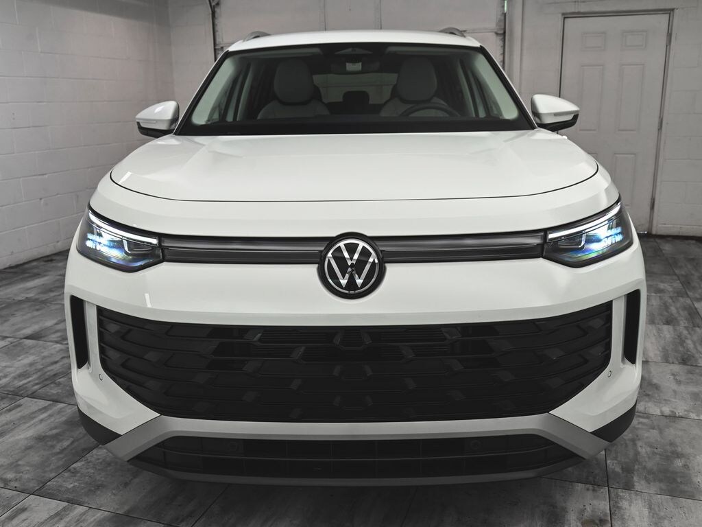 Used 2025 Volkswagen Tiguan 2.0T SE SUV