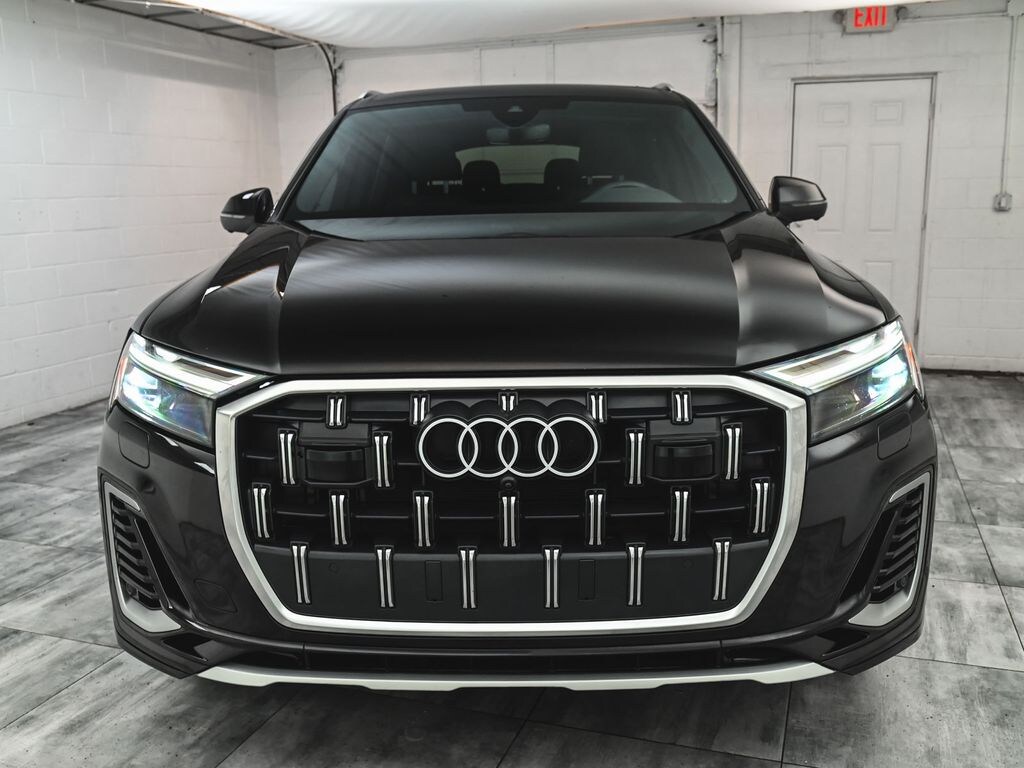 Used 2025 Audi Q7 55 Premium SUV
