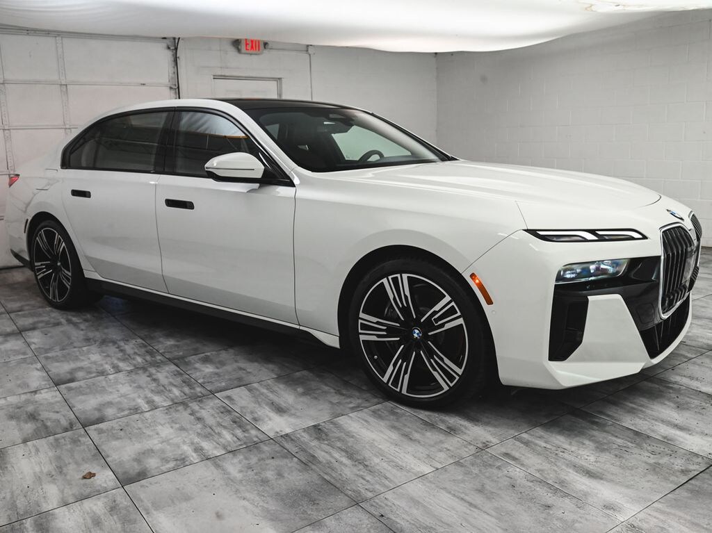 Used 2025 BMW 760i xDrive Sedan