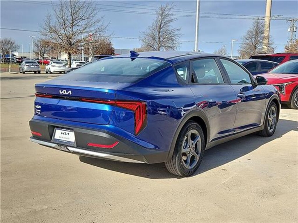 New 2025 KIA K4 LXS (IVT) Sedan