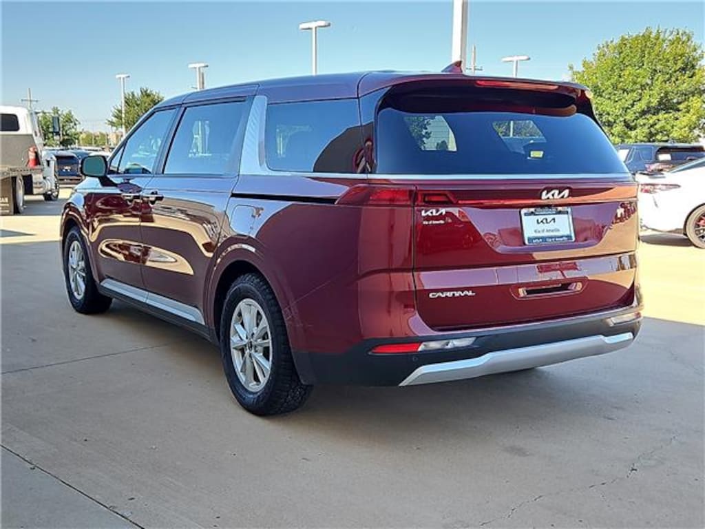 Used 2024 KIA Carnival LX Seat Package Passenger Van