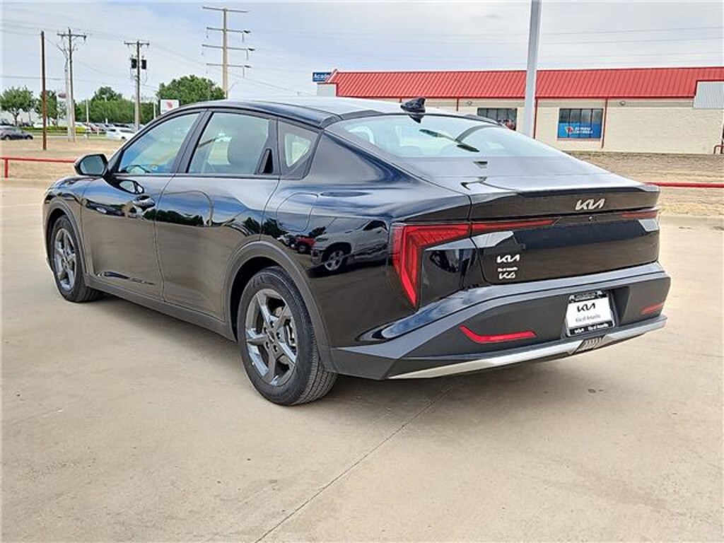 Used 2025 KIA K4 LX