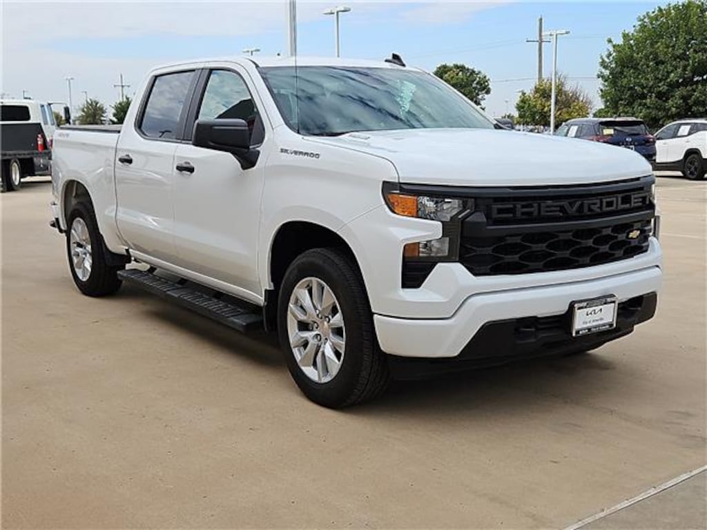 Used 2026 Chevrolet Silverado 1500 Custom 4x4 Crew Cab 5.75 ft. box 147.4 in. WB