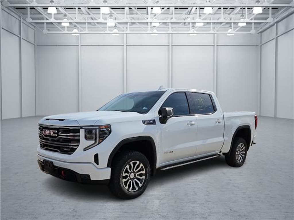 Used 2022 GMC Sierra 1500 AT4 4x4 Crew Cab 5.75 ft. box 147.4 in. WB