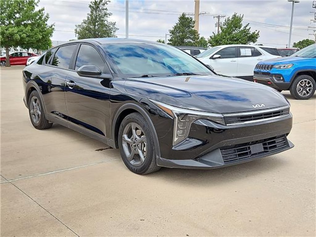 Used 2025 KIA K4 LX