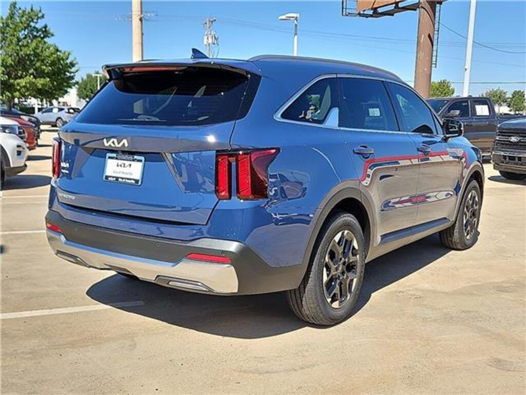 New 2026 KIA Sorento S Front-Wheel Drive