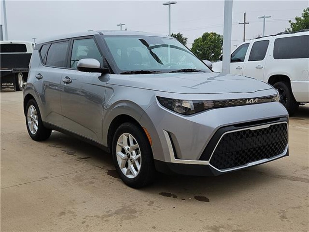 Used 2025 KIA Soul LX (IVT) Hatchback