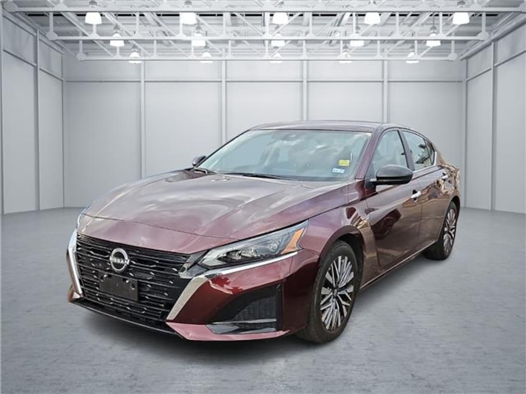 Used 2025 Nissan Altima SV