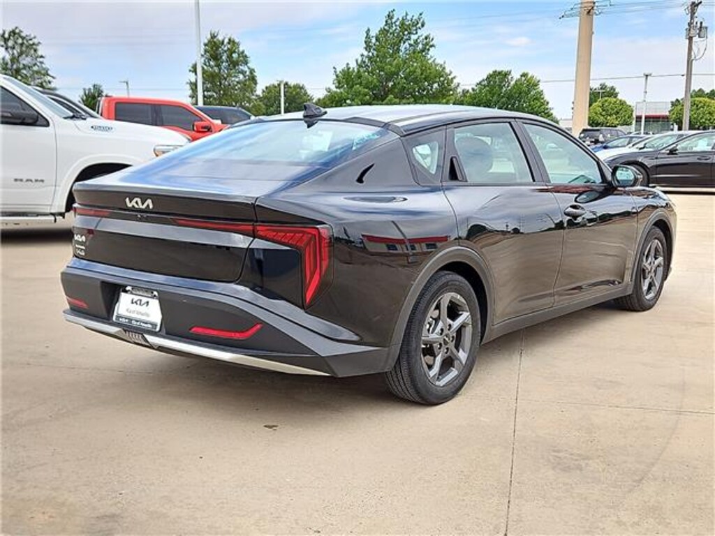 Used 2025 KIA K4 LX