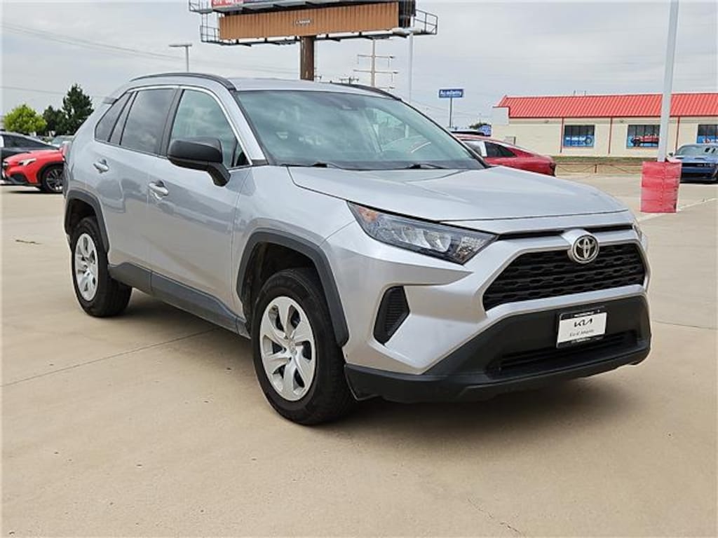Used 2021 Toyota RAV4 LE Front-wheel Drive