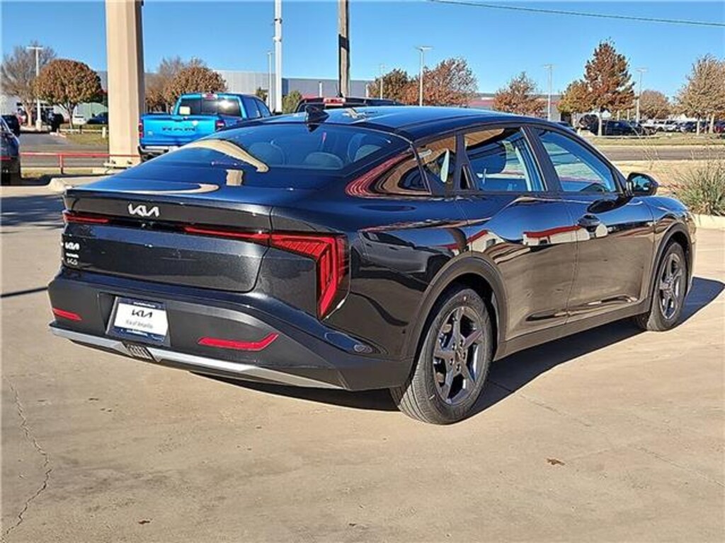 New 2025 KIA K4 LXS (IVT) Sedan
