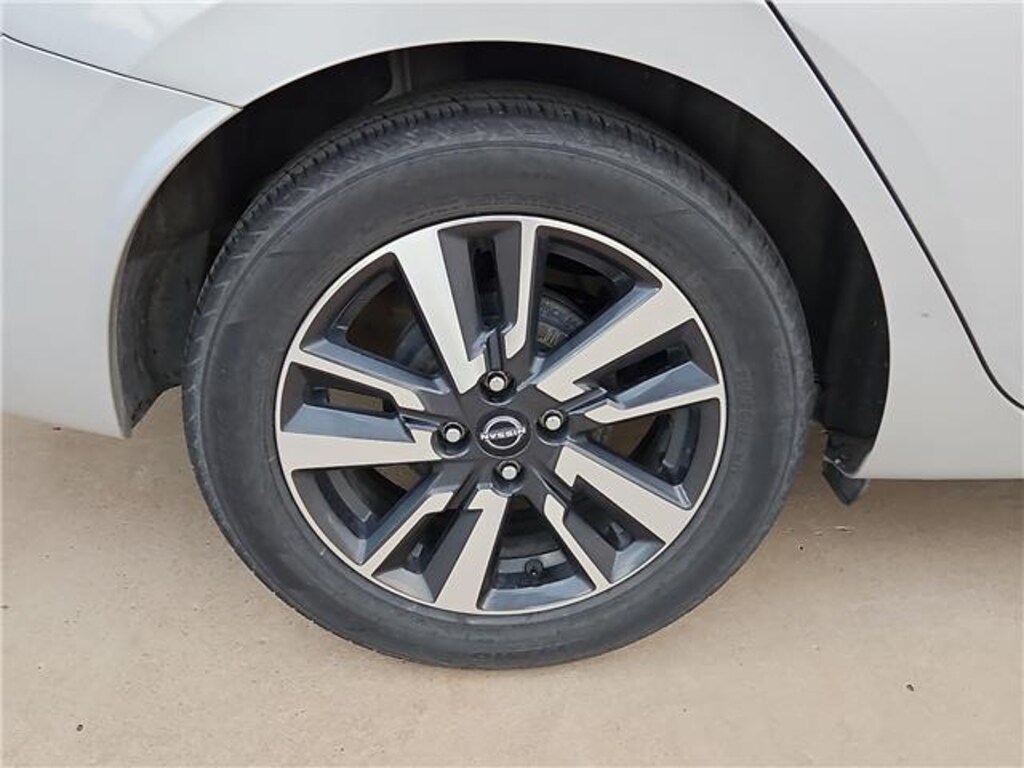 Used 2024 Nissan Versa 1.6 SV