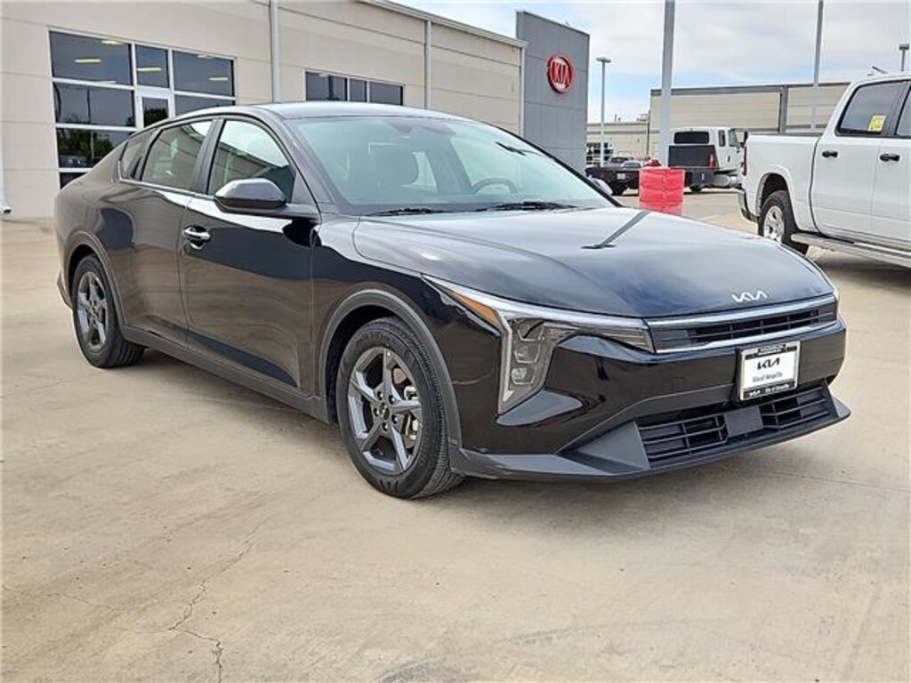 Used 2025 KIA K4 LX