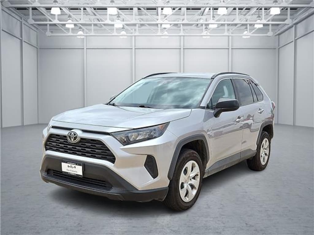 Used 2021 Toyota RAV4 LE Front-wheel Drive