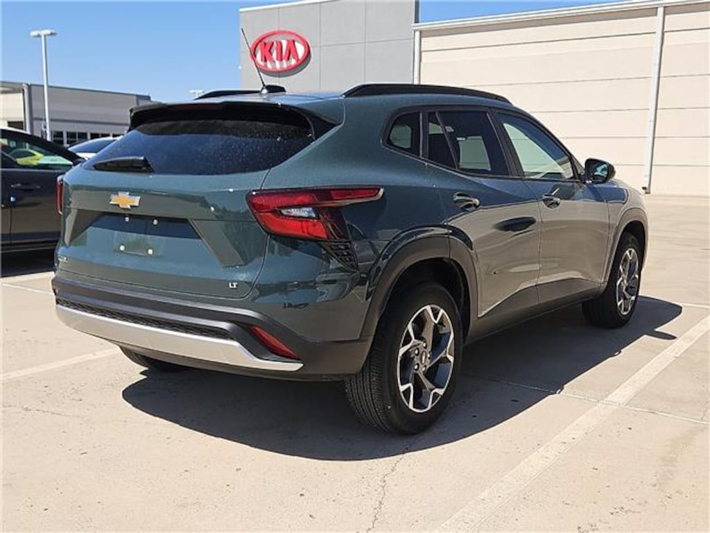 Used 2025 Chevrolet Trax LT Front-Wheel Drive
