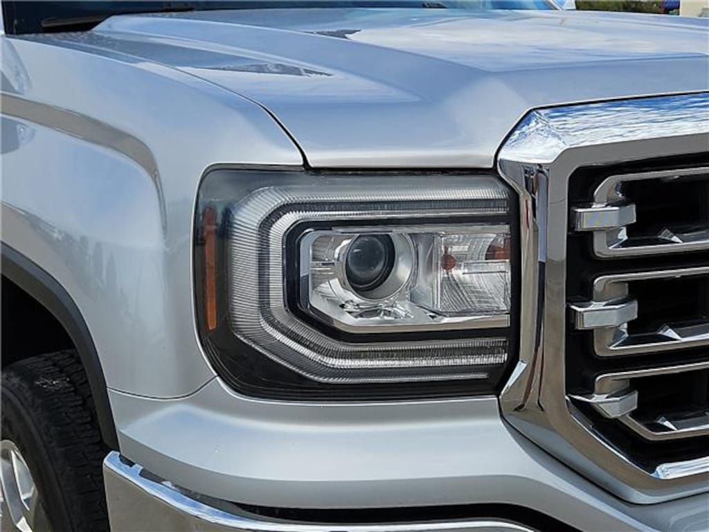Used 2018 GMC Sierra 1500 SLT 4x2 Crew Cab 5.75 ft. box 143.5 in. WB