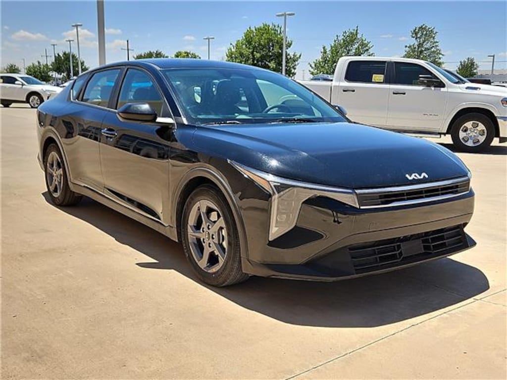 Used 2025 KIA K4 LX