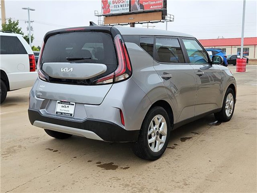 Used 2025 KIA Soul LX (IVT) Hatchback