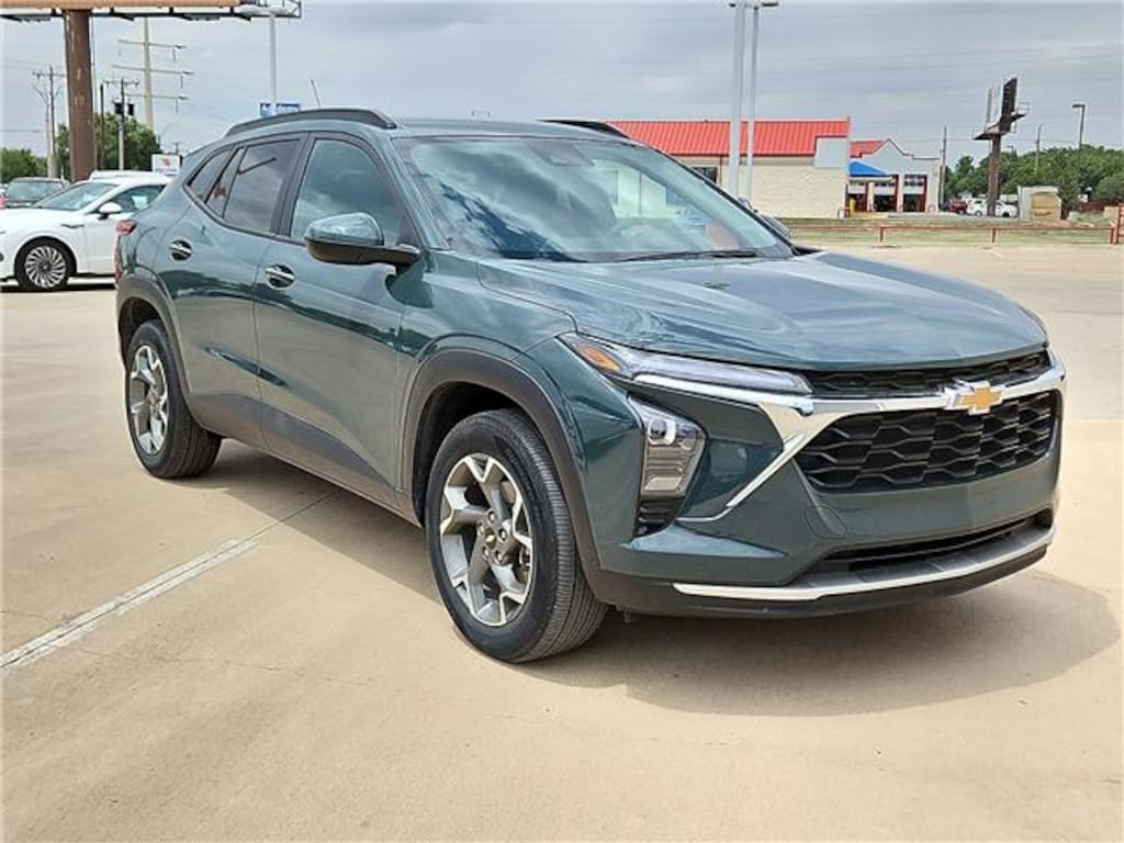 Used 2025 Chevrolet Trax LT Front-Wheel Drive