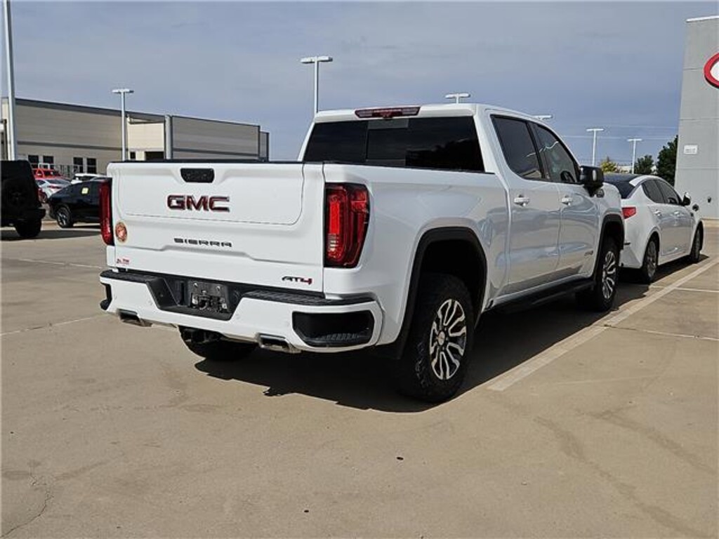 Used 2022 GMC Sierra 1500 AT4 4x4 Crew Cab 5.75 ft. box 147.4 in. WB