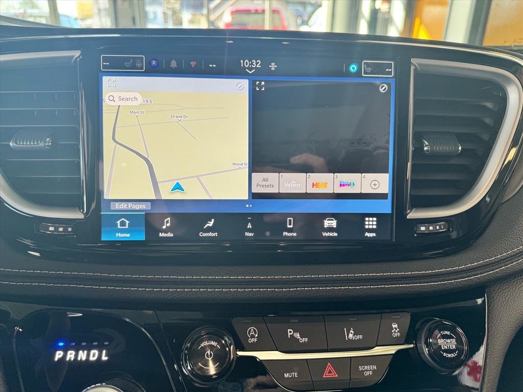 2026 Chrysler Pacifica Select - Photo 21