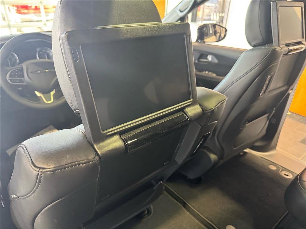 2026 Chrysler Pacifica Select - Photo 10