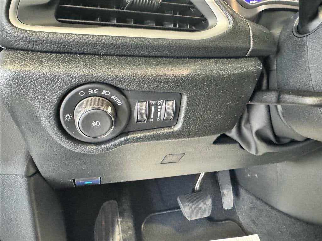 2026 Chrysler Pacifica Select - Photo 19