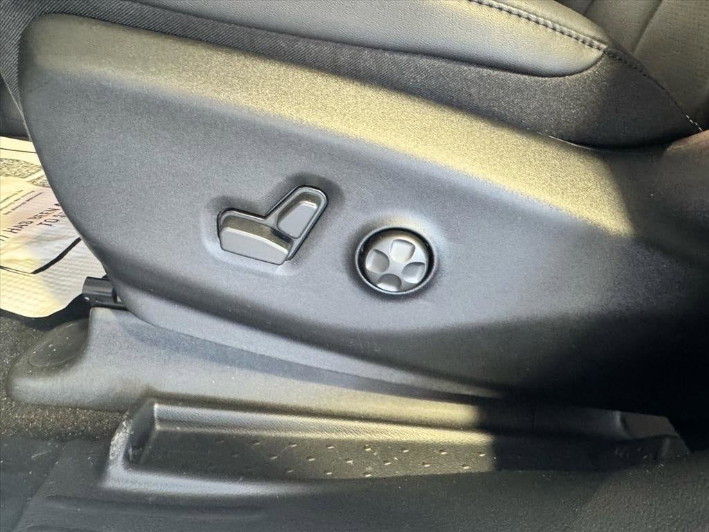 2026 Chrysler Pacifica Select - Photo 18