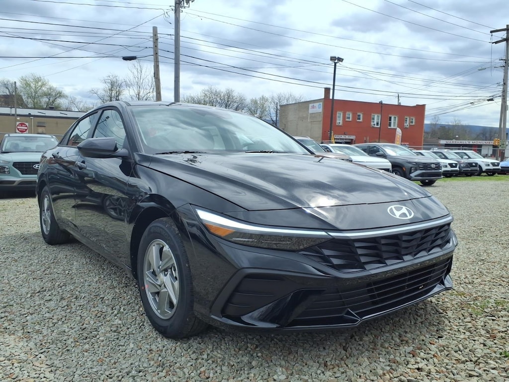 New 2026 Hyundai Elantra SE Sedan