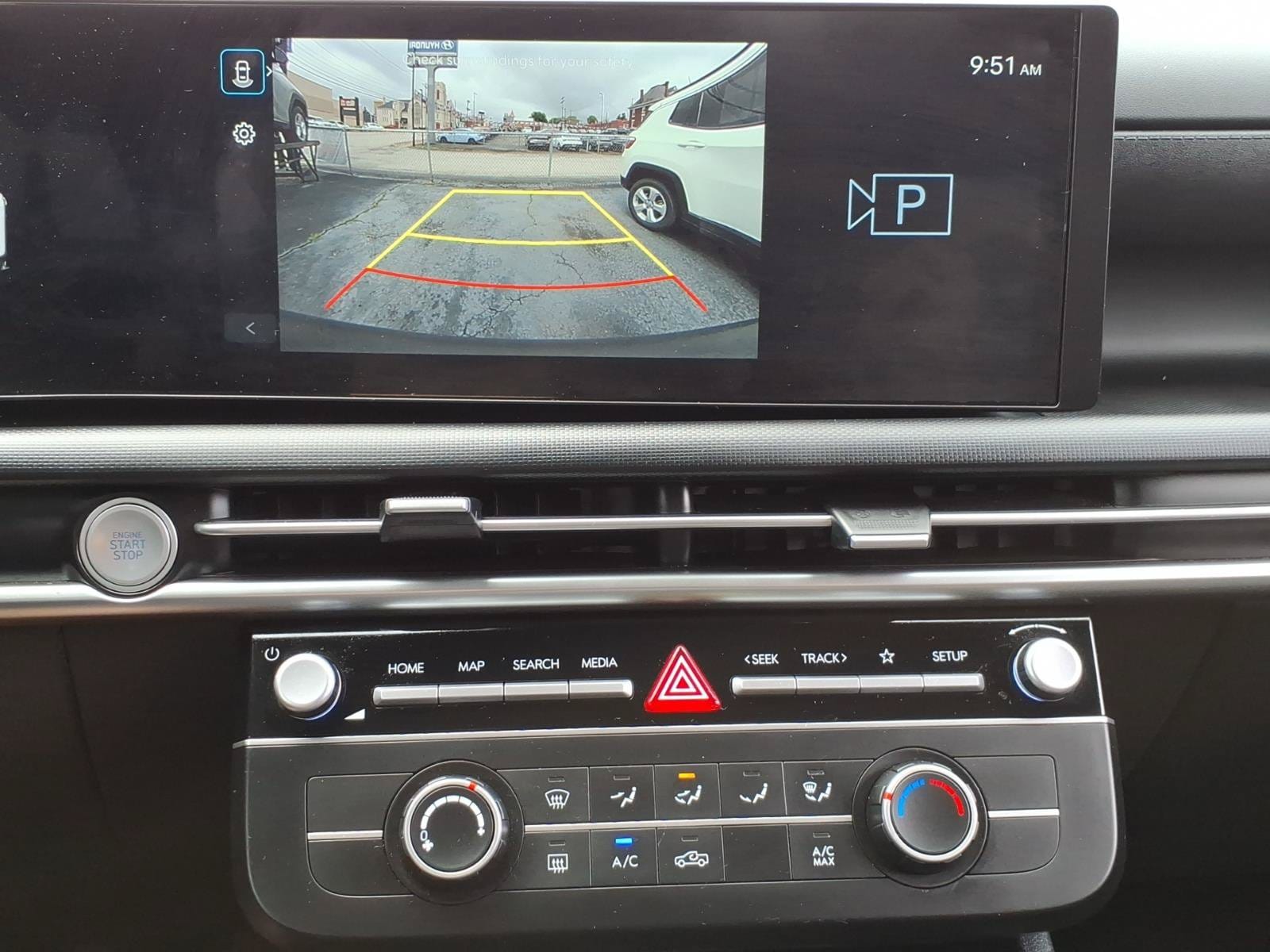 2025 Hyundai Santa Cruz SE - Photo 14