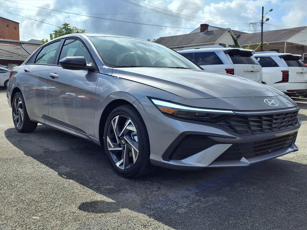 2025 Hyundai Elantra SEL - Photo 4