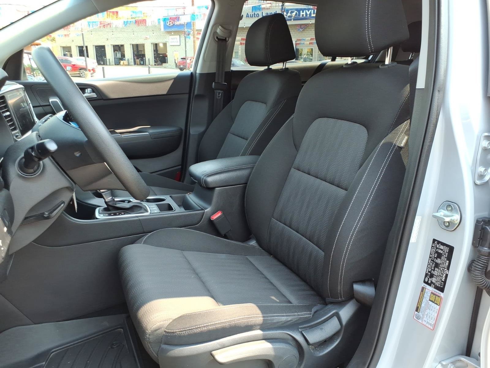 2020 Kia Sportage LX - Photo 9